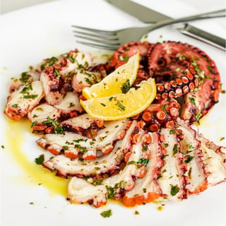 Grilled calamari salad